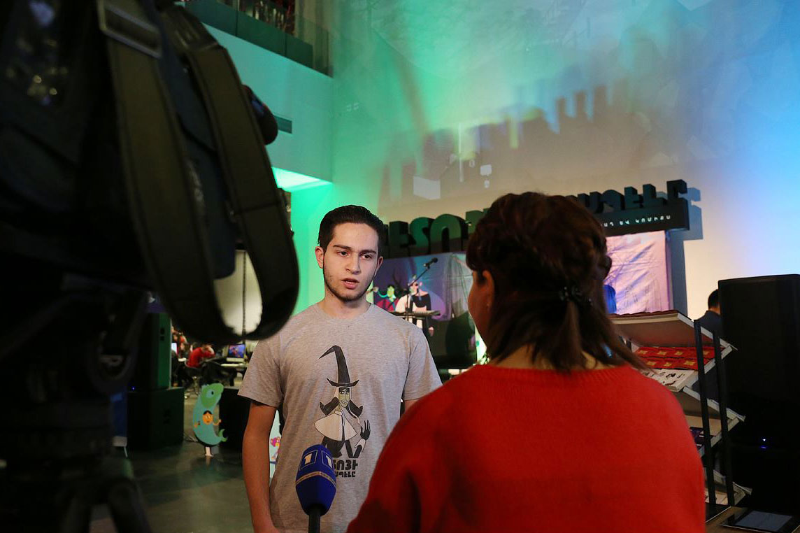 slide 1 - Mher’s Return to 3D