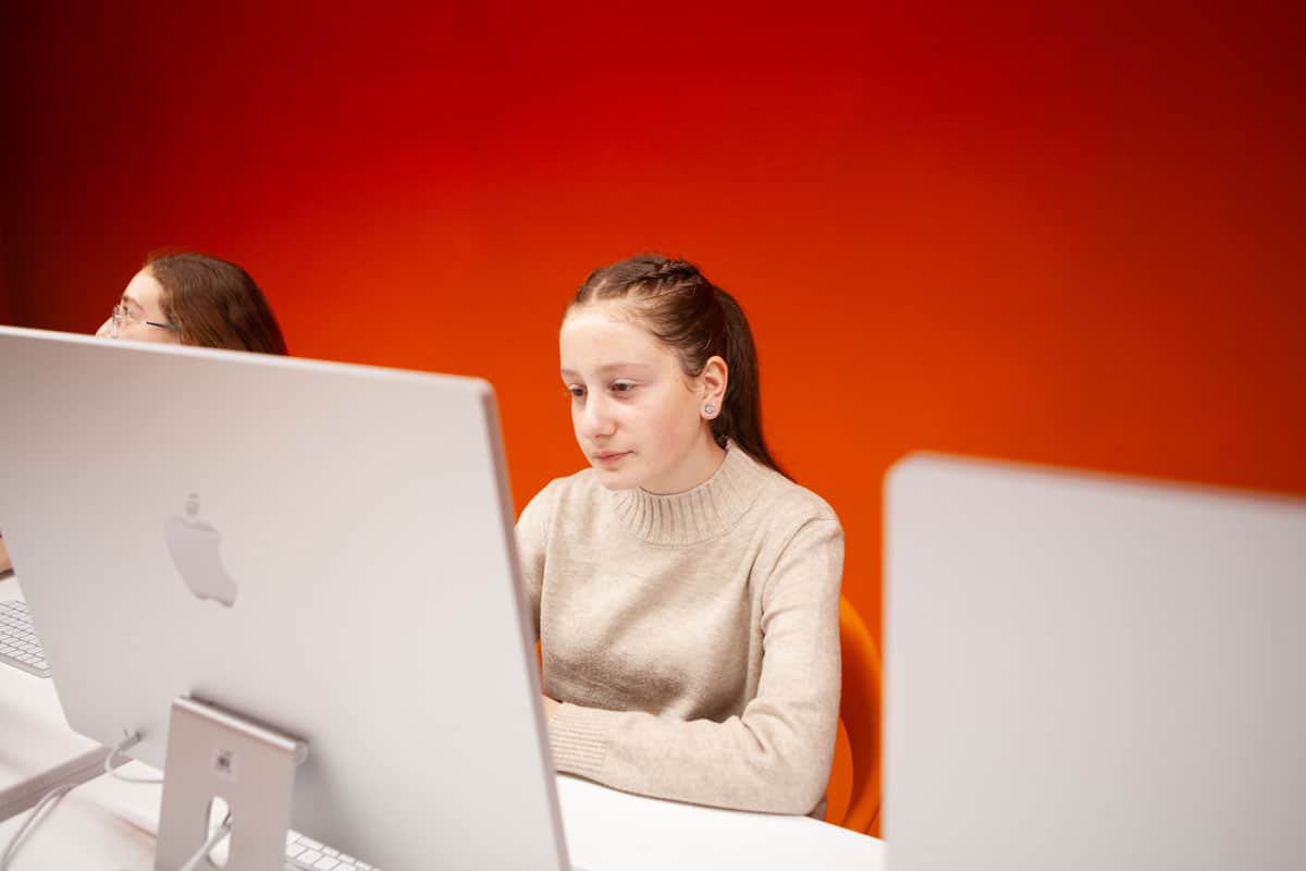 1 1 1 - The Weasleys of TUMO: the Hovhikyans