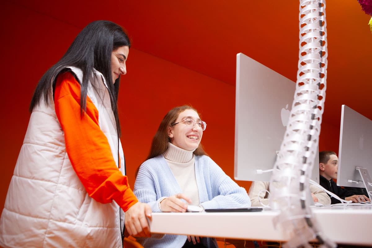 1 2 - The Weasleys of TUMO: the Hovhikyans