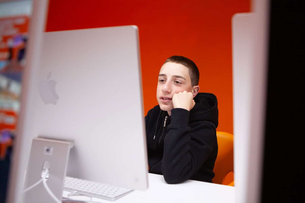 1 4 - The Weasleys of TUMO: the Hovhikyans